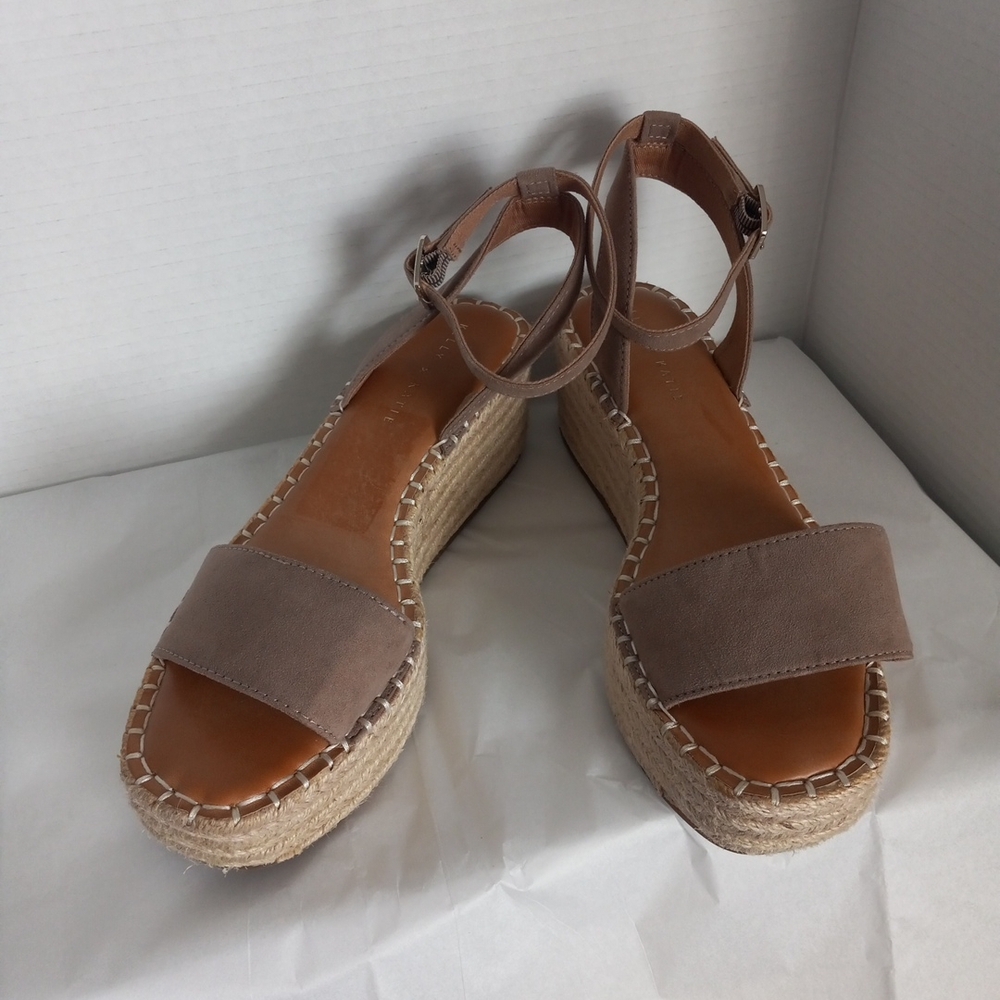 Kelly And Katie Tan Espadrille Wedges Sandals Lightweight Size 9 - Picture 9 of 9